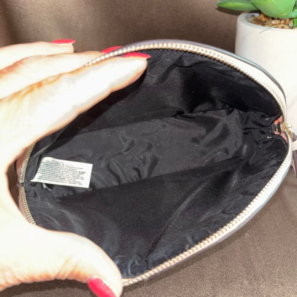 Kate spade NWOT pink makeup bag - Picture 4 of 5
